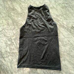 Lululemon swiftly high neck tank. Gray. Size 6